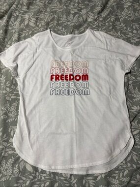 new directions White Graphic 'Freedom' Short Sleeve Tee